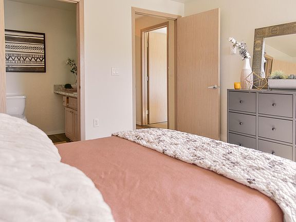 5th image of 14913 SE Mill Plain Blvd #34