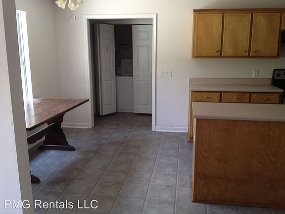 4th image of 703 Guinevere Ct