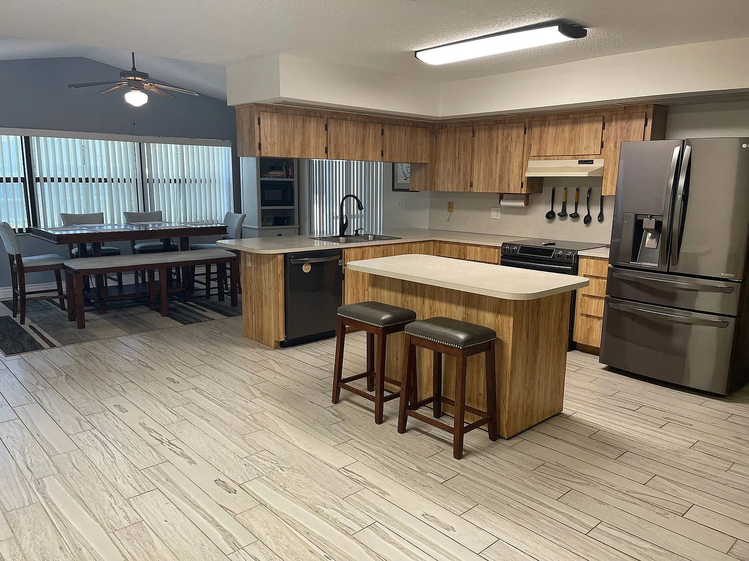 3 bed, 1770 sqft, $3,450 — Photo 3