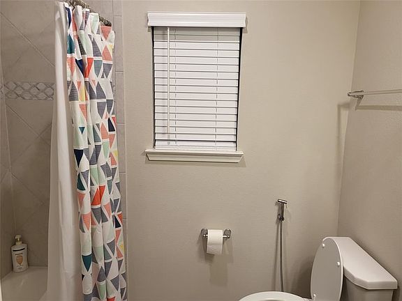 4th image of 8803 Oak Ivy Ln