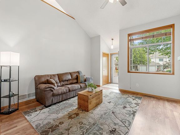 5th image of 12857 Echo Ln