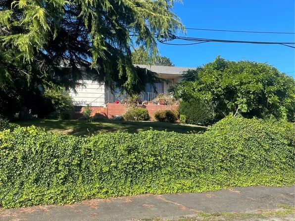 811 Wyoming Street, Raymond, WA 98577