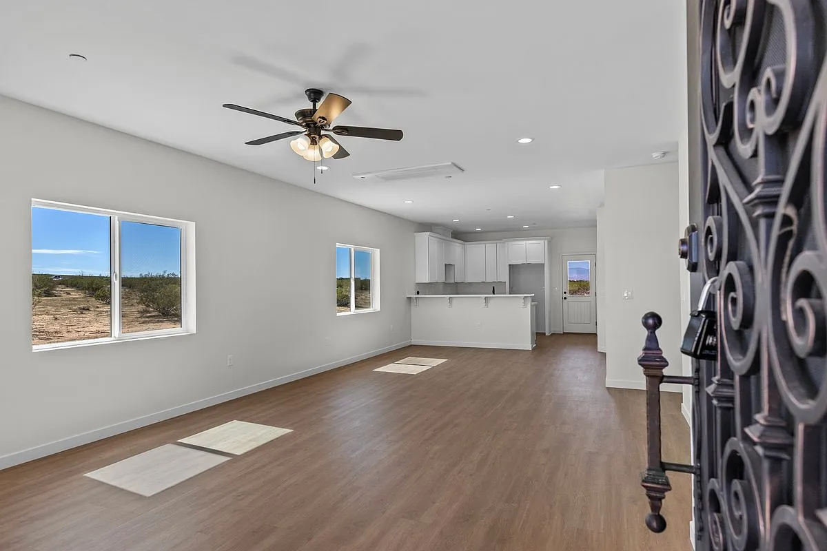 3 bed, 1507 sqft, $2,300 — Photo 3