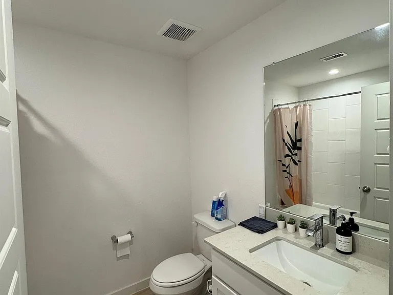 7834 Calabria Dr — Photo 4