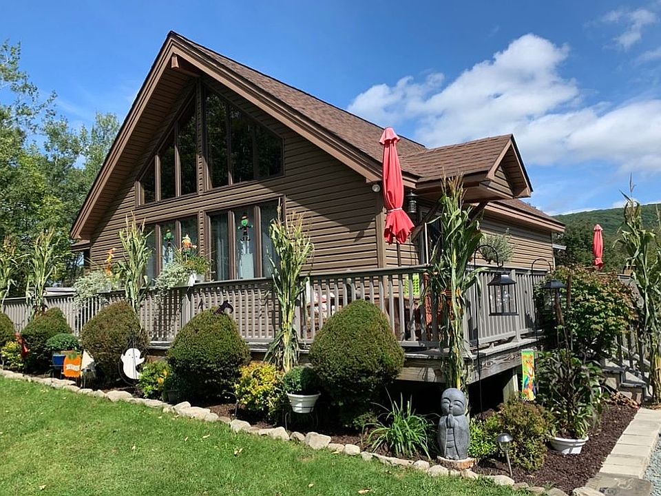 1st image of 445 Lake Dr
