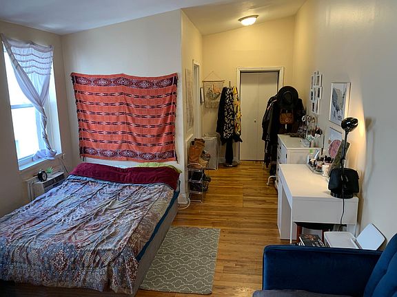 4th image of 1436-1438 Lombard St #3R