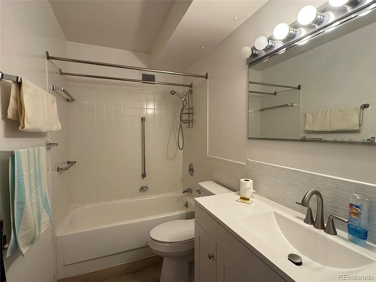 Building Photo - 755 S Alton Way #4C
