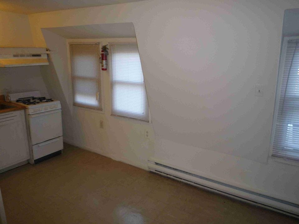 2nd image of 213 N Rodney St #3
