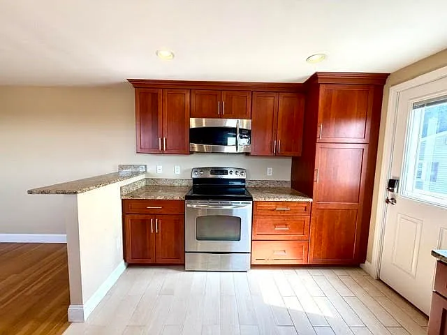 116 Upton Rd — Photo 5
