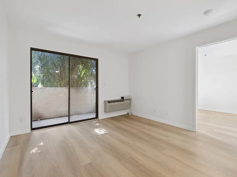 Westgate Apartments — Photo 11