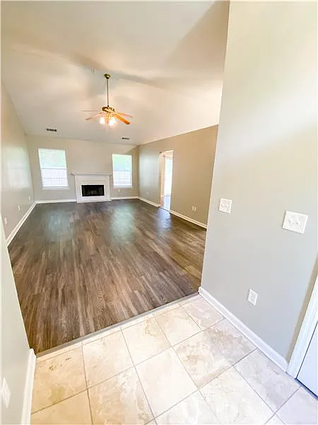 3 bed, 1589 sqft, $2,150 — Photo 2