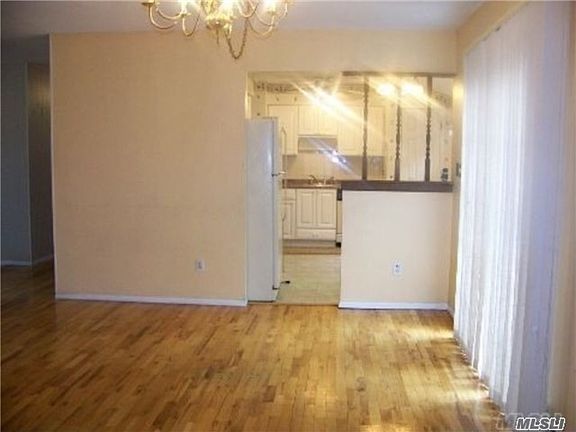 5th image of 60 Ferndale Ave