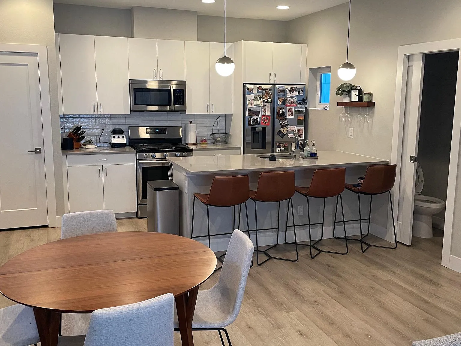 2 bed, 1.5 bath, 1100 sqft, $2,995 — Photo 3