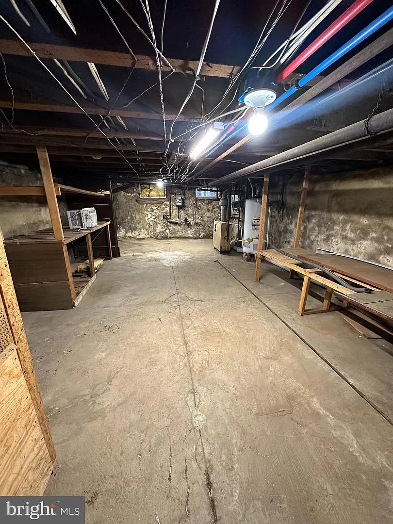 3 bed, 1200 sqft, $2,500 — Photo 3