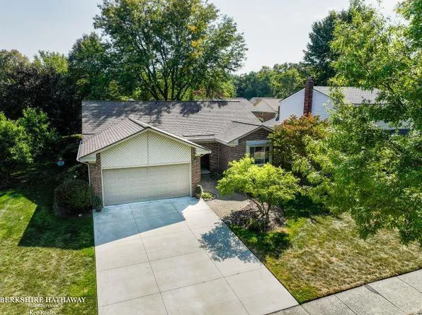 12370 Prairie Dr, Sterling Heights, MI 48312