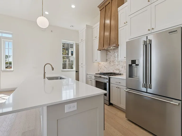 18835 Selah Way — Photo 19