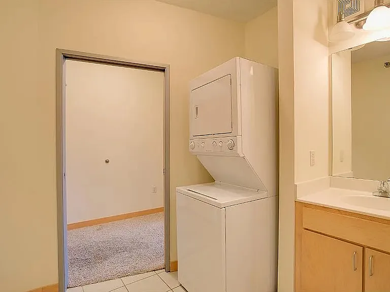 2600 University Ave SE #315 — Photo 14