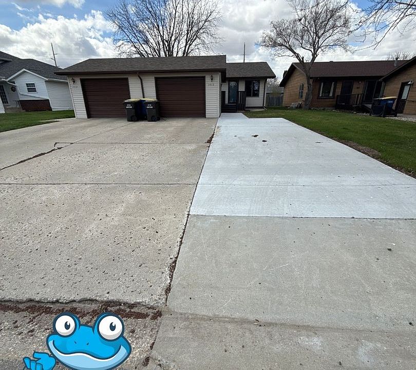1st image of 1415 8th Ave NE