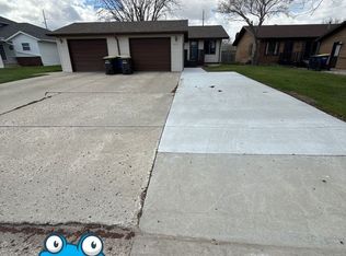 1415 8th Ave NE, Jamestown, ND 58401