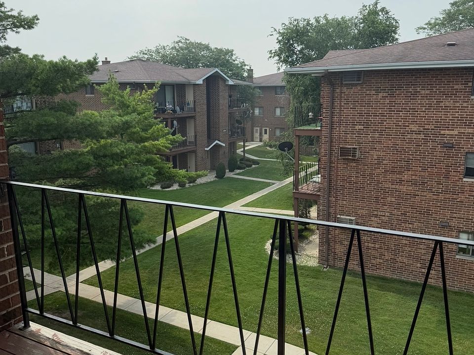 1st image of 15705 Reynolds Ln #3B