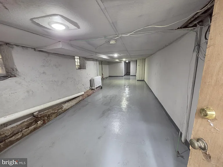 633 E Allegheny Ave — Photo 36