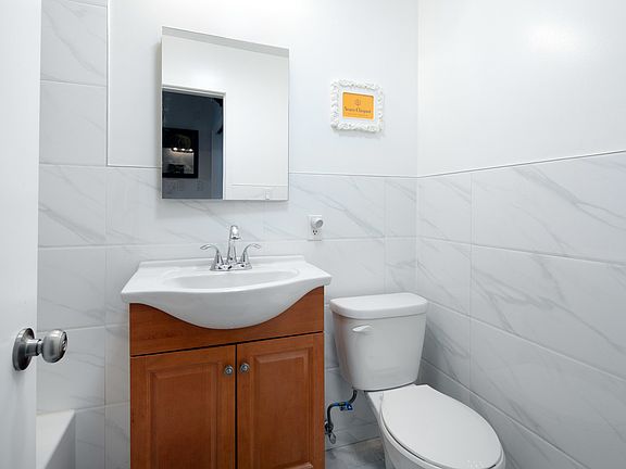 5th image of 139 Montague St #2R