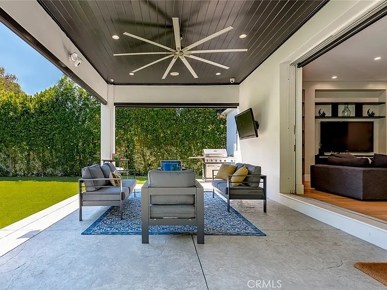 12606 Emelita St — Photo 44