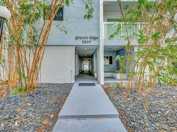 2920 SW 28th Ter APT 207, Miami, FL 33133