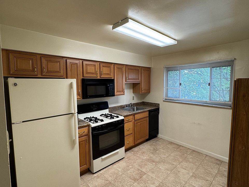 1st image of 228 Boggs Ave APT 3
