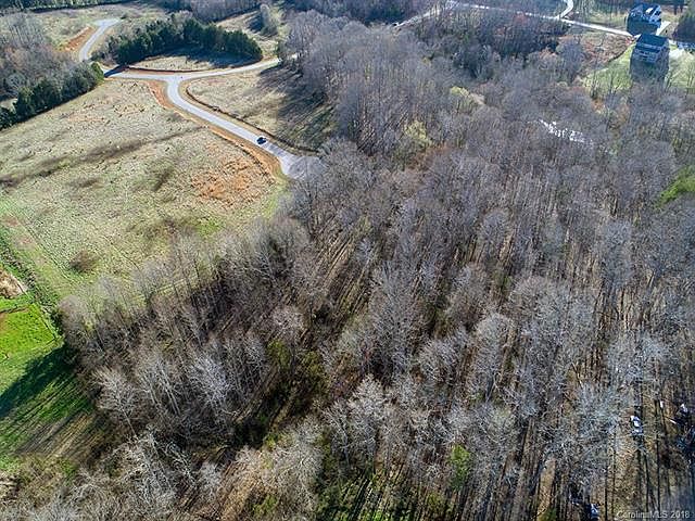 2nd image of 124 Sweet Grass Ln #40