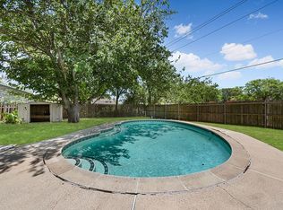 1604 Amhurst Dr, Arlington, TX 76014