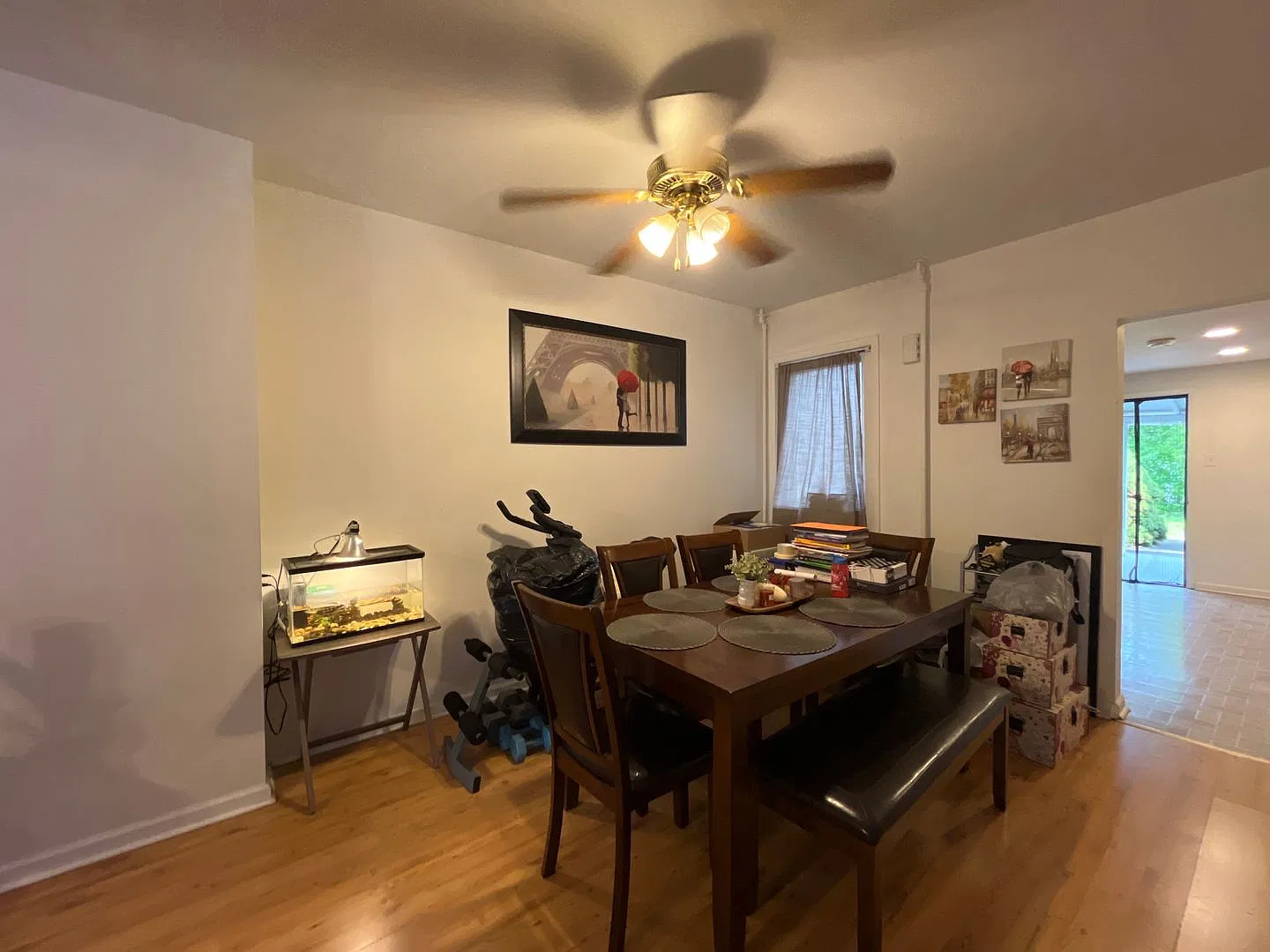 Spacious Allentown 2 bedroom — Photo 3