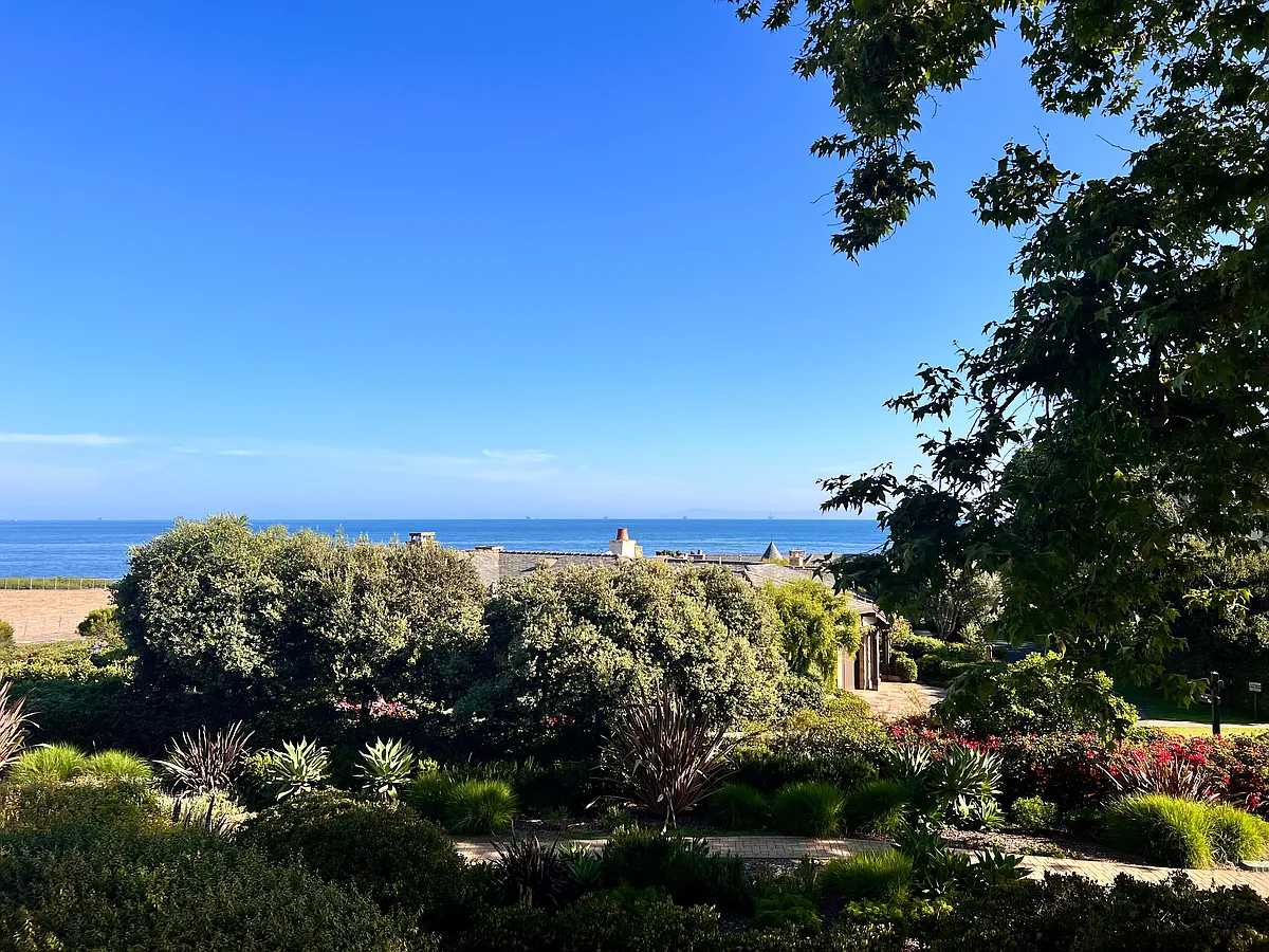 sitting on balcony - 80 Seaview Dr #80