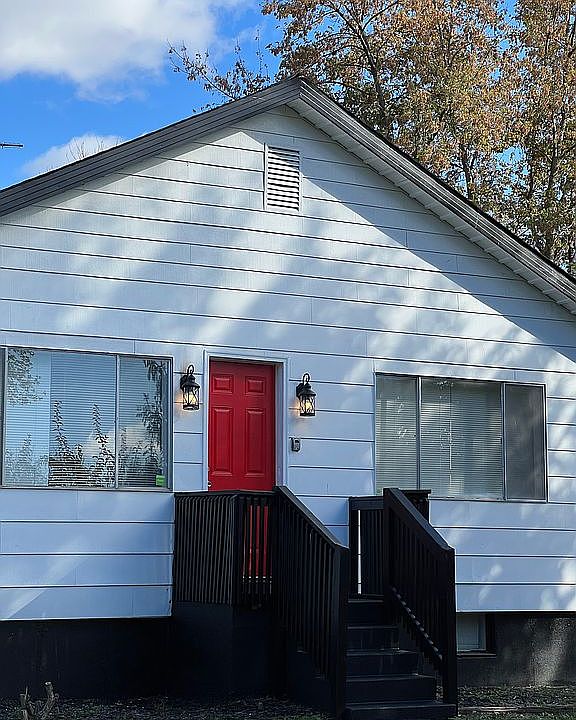 1st image of 10060 Monarch Dr