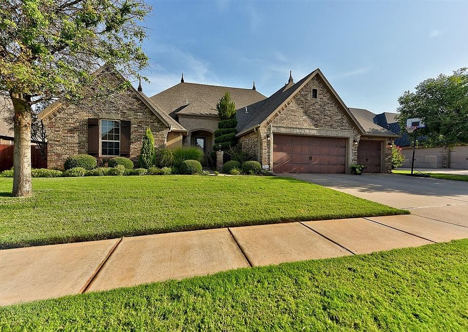 1st image of 9313 SW 30th Pl