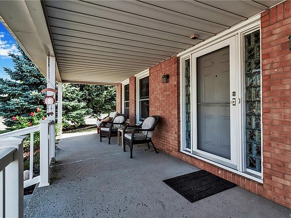 3rd image of 4 Steiner Ave
