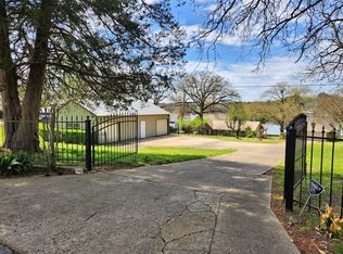 555 An County Rd #376, Palestine, TX 75801