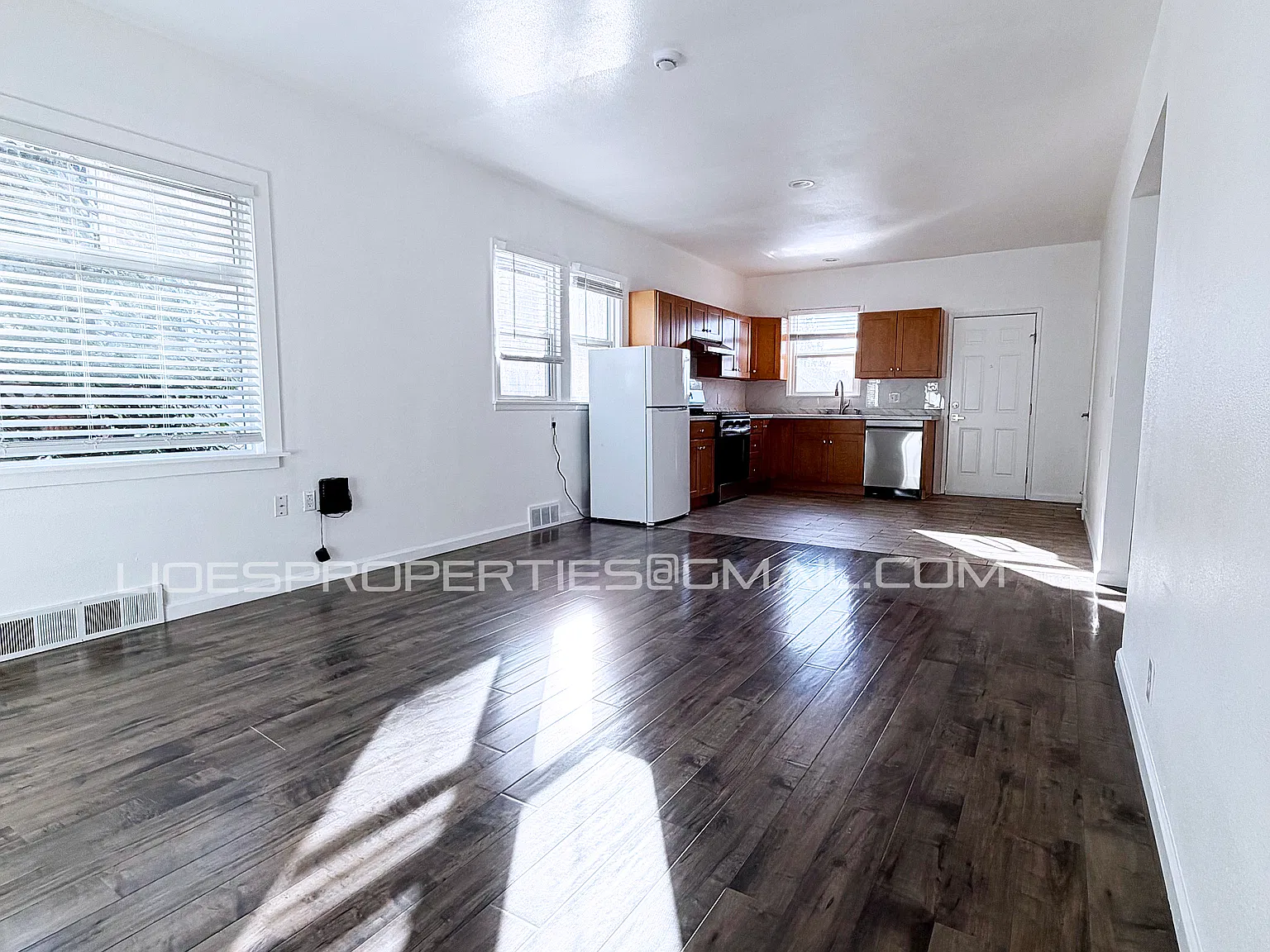 2 bed, 900 sqft, $2,500 — Photo 2