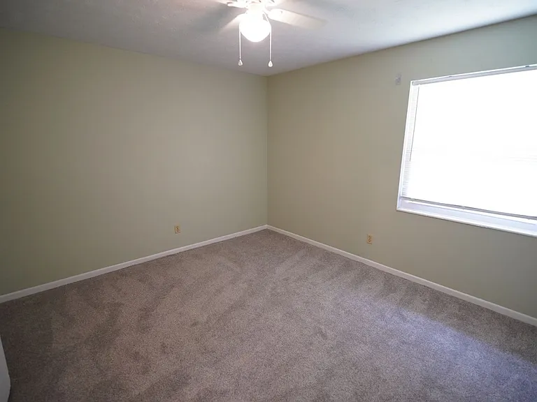 2304 Hartsfield Ct #B — Photo 12
