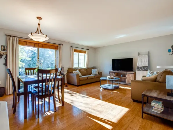 6725 Reston Heights Dr Unit 2, Madison, WI 53718