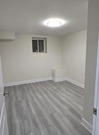 27 Brookdale Cres W #BASEMENT — Photo 6