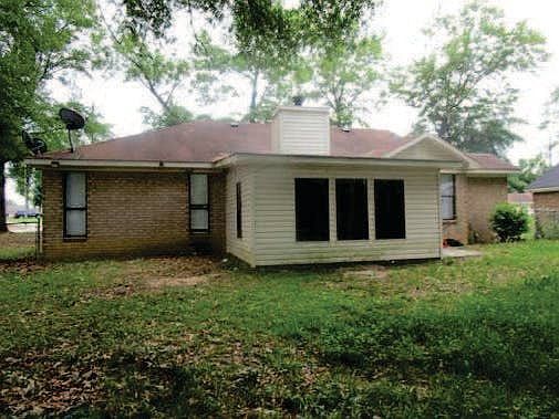 2nd image of 1013 Country Place Dr