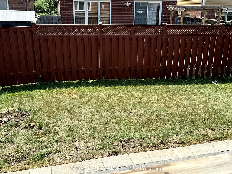 30 Arkwright Dr — Photo 15
