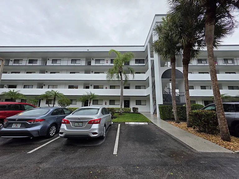 4725 Lucerne Lakes Blvd E #106 — Photo 1
