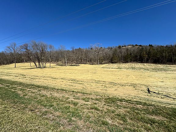 3rd image of 2286 Bluff Rd