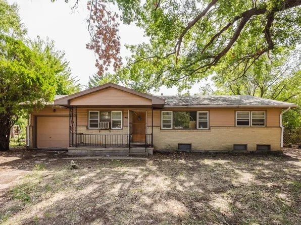 1308 N Brunswick Ln, Wichita, KS 67212