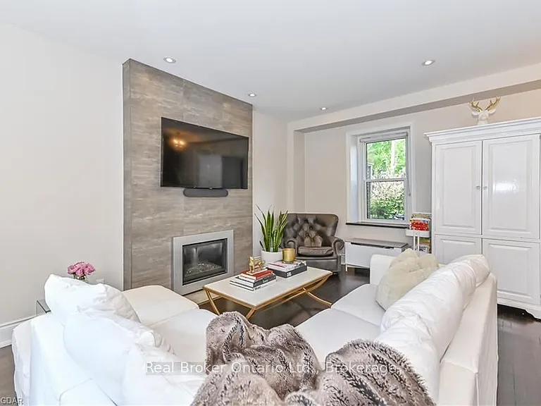 37 Meadowview Ave — Photo 6