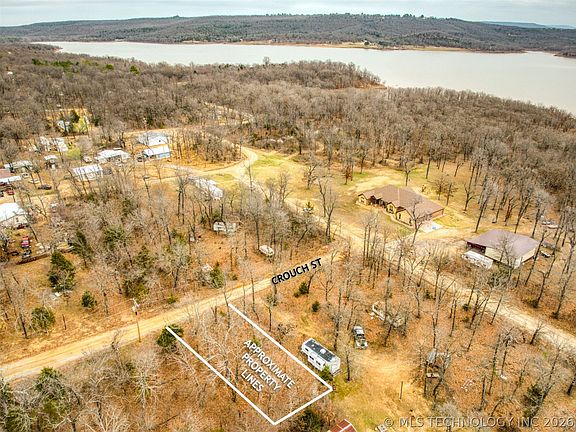 2nd image of 3 Crouch