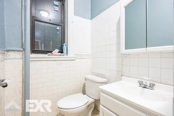 Rented by EXR | media 9