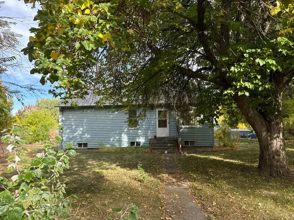 257 N 8th St, Basin, WY 82410